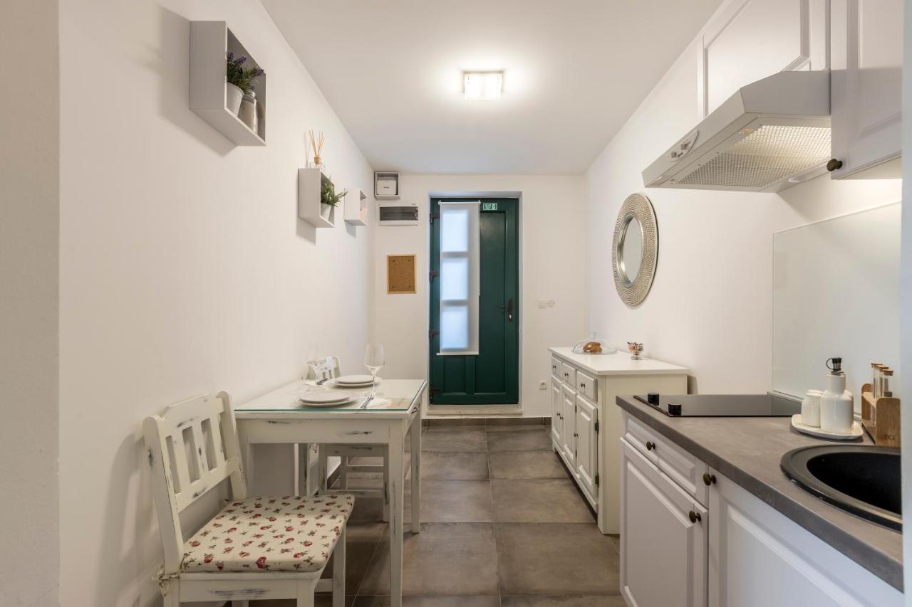 Studio Apartments Insula Сплит Экстерьер фото