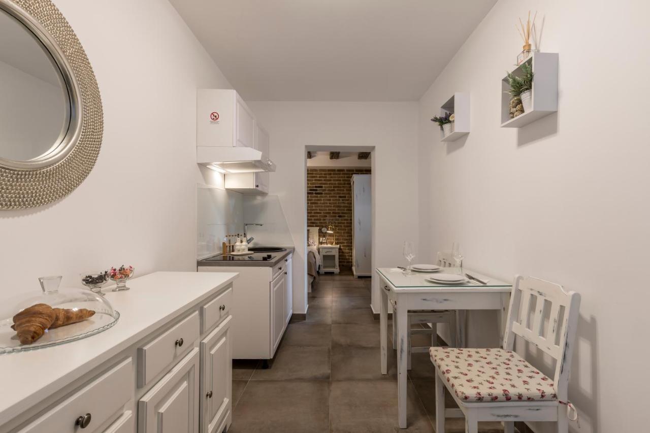 Studio Apartments Insula Сплит Экстерьер фото