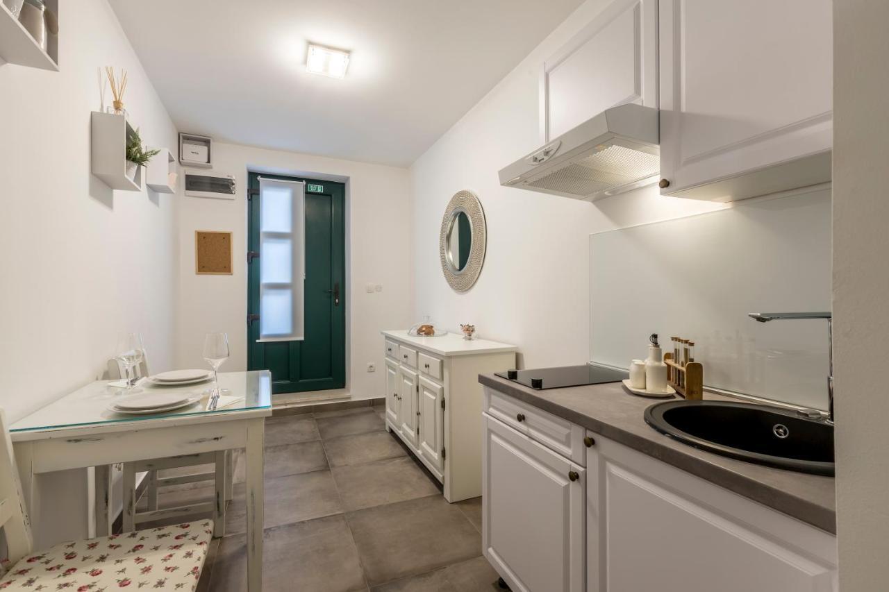 Studio Apartments Insula Сплит Экстерьер фото