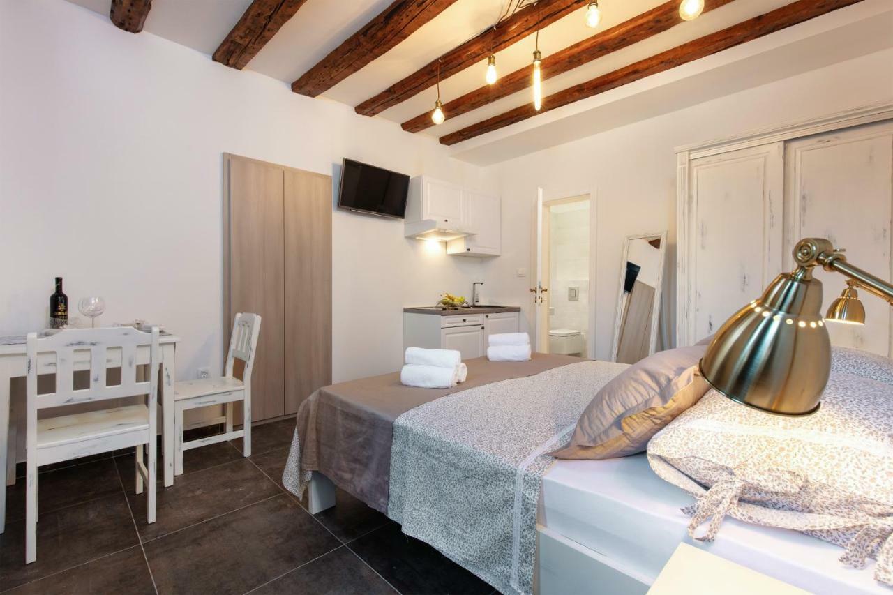 Studio Apartments Insula Сплит Экстерьер фото