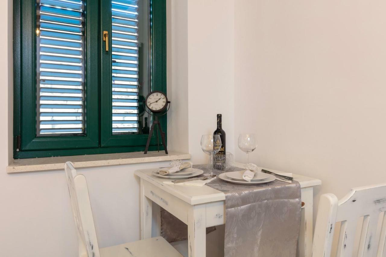 Studio Apartments Insula Сплит Экстерьер фото